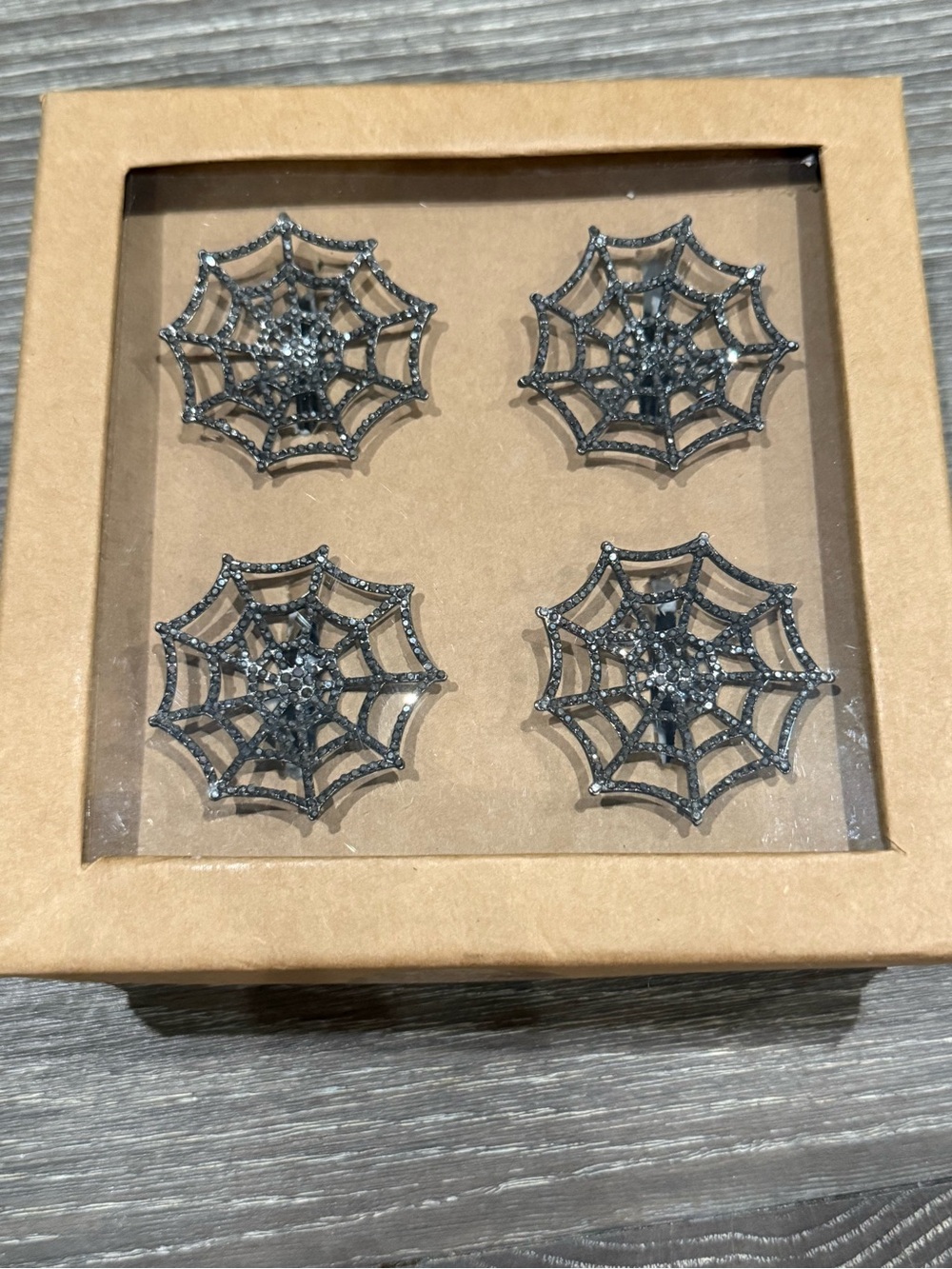 NWT set of 4 Tahari Home Decorative Spiderweb napkin rings Black Crystal Accent